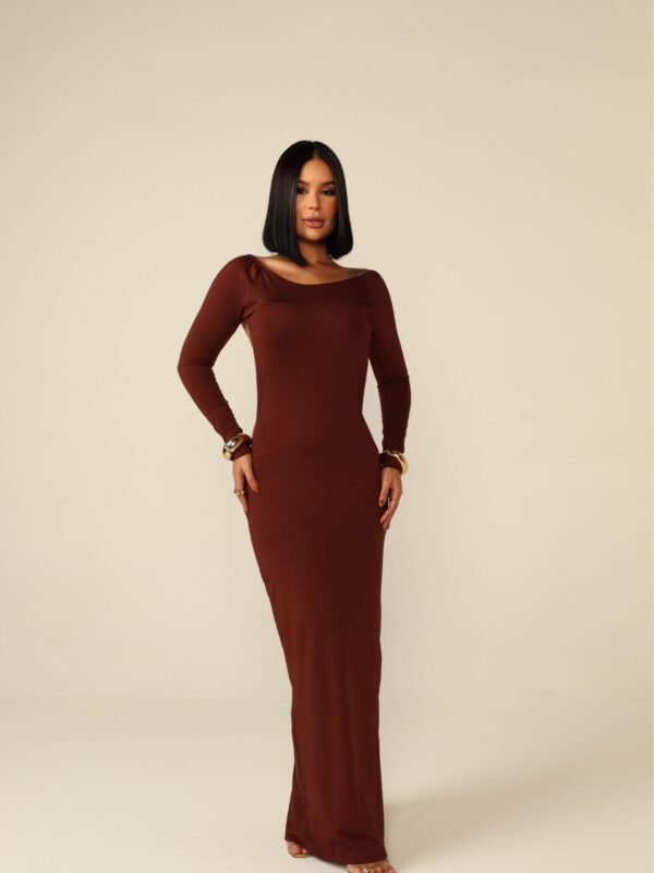 Vestido Longo e Costas Nua Bia