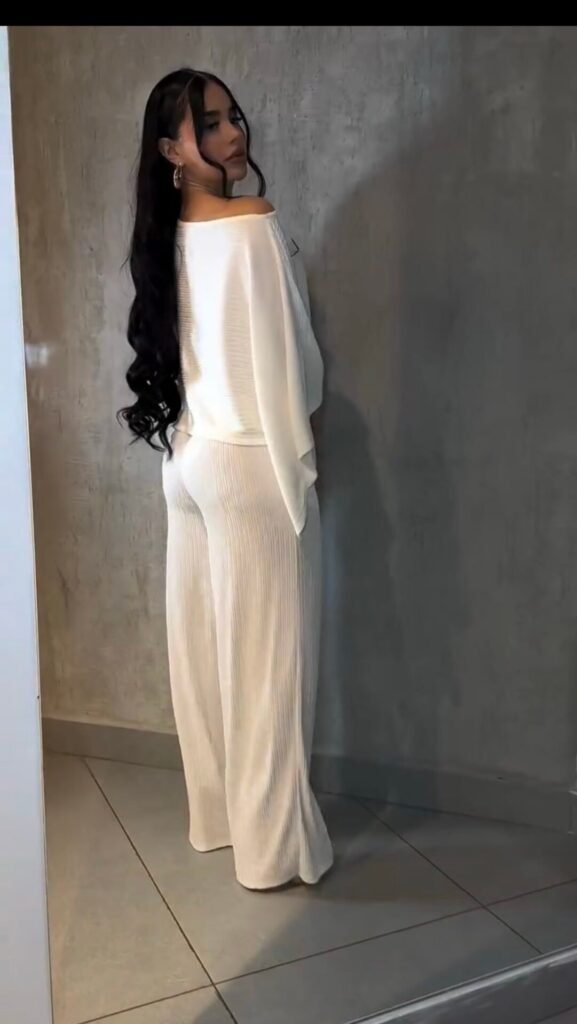 Conjunto Feminino Pantalona com Blusa Elegante